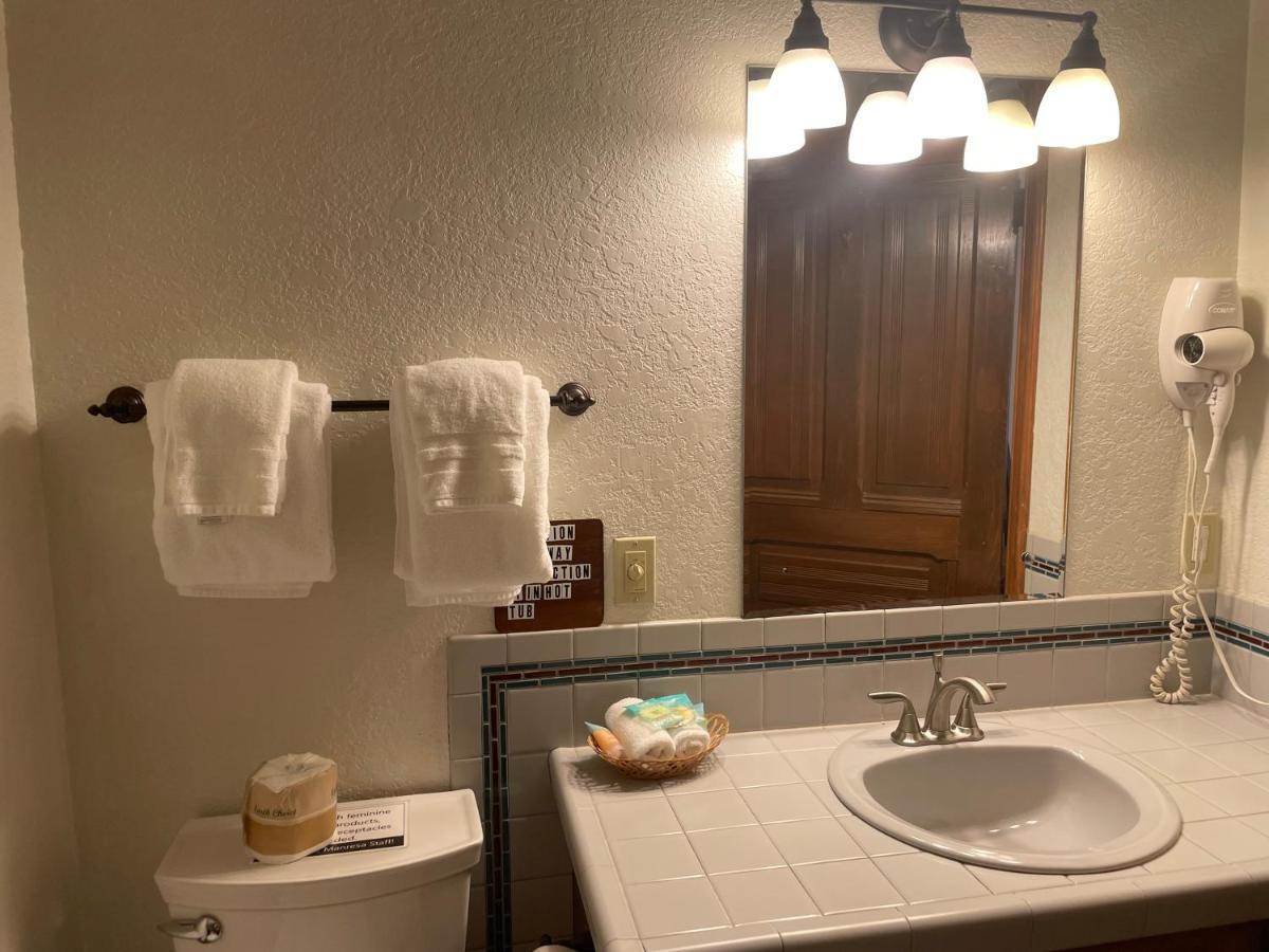 Manresa Castle Hotel Port Townsend Bagian luar foto